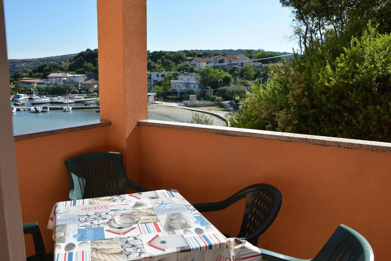 Apartments By The Sea Supetarska Draga - Donja, Rab - 17201