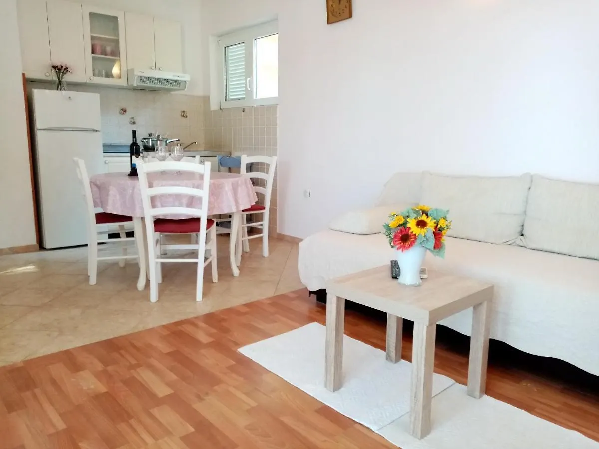 Apartments By The Sea Supetarska Draga - Donja, Rab - 17201